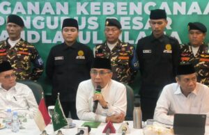 Gus Yahya admite que há muitos problemas no PBNU e convida-os a serem resolvidos através de um congresso Gus Yahya admite que há muitos problemas no PBNU e convida-os a serem resolvidos através de um congresso