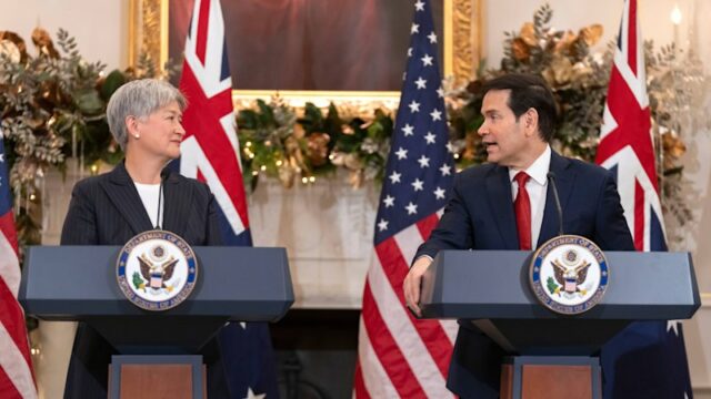 A Ministra das Relações Exteriores, Penny Wong, e o Secretário de Estado dos EUA, Marco Rubio, antes das negociações anuais da AUSMIN em Washington.