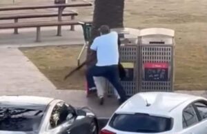 Herói do momento enfrenta atirador de Bondi Beach Depois de se esconder atrás de um carro, o homem atacou o atirador e arrancou uma arma