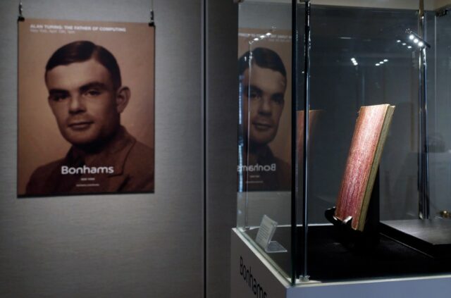 Hoje na História: 24 de dezembro, Alan Turing concedeu perdão póstumo
