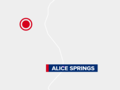 Homem, 35 anos, supostamente morto a facadas em cidade remota de 275 habitantes Homem, 35 anos, supostamente morto a facadas em cidade remota de 275 habitantes