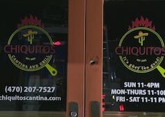 Homem abre fogo dentro de restaurante lotado na região metropolitana de Atlanta, clientes revidam Yahoo news home