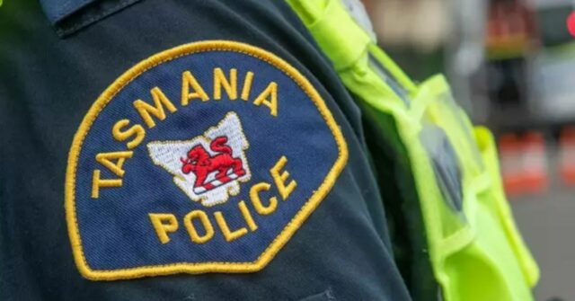 Homem acusado de assassinato depois que mulher foi encontrada morta em casa em Hobart
