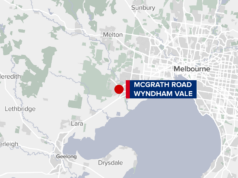 Homem acusado de supostamente bater em outro homem com um martelo em fúria no trânsito Homem acusado de supostamente bater em outro homem com um martelo em fúria no trânsito