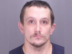 Homem de Michigan preso por assassinar sua mãe e roubar seu dinheiro para jogar Foto de James Hall. Homem de Michigan preso por assassinar sua mãe e roubar seu dinheiro para jogar