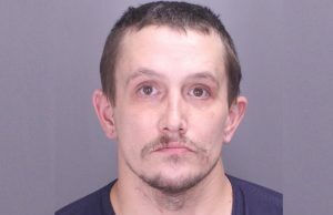 Homem de Michigan preso por assassinar sua mãe e roubar seu dinheiro para jogar Foto de James Hall. Homem de Michigan preso por assassinar sua mãe e roubar seu dinheiro para jogar