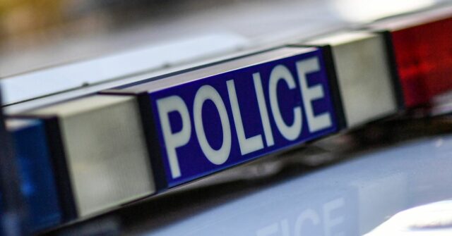 Homem de Perth em posse de armas de fogo acusado Homem de Perth em posse de armas de fogo acusado de supostos comentários anti-semitas