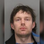 Peter Karasev, 36, de San Jose, foi preso em conexão com uma investigação do Departamento de Polícia de San Jose sobre suspeitas de crimes relacionados a explosivos e drogas ilegais, disseram as autoridades. (Departamento de Polícia de São José)