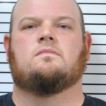 Homem dos EUA disparando arma em quintal mata mulher a quarteirões de distância, diz polícia