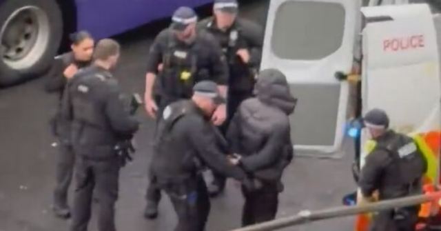 Homem é preso por ataque com spray de pimenta no Spray de pimenta Heathrow