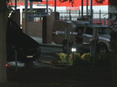 Homem ferido em tiroteio misterioso em Sydney, recusando-se a cooperar com a polícia O homem apresentou-se ao Hospital Fairfield ontem à noite.