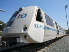 Homem morre após ser atropelado por trem na estação Hayward BART Homem morre após ser atropelado por trem na estação Hayward BART