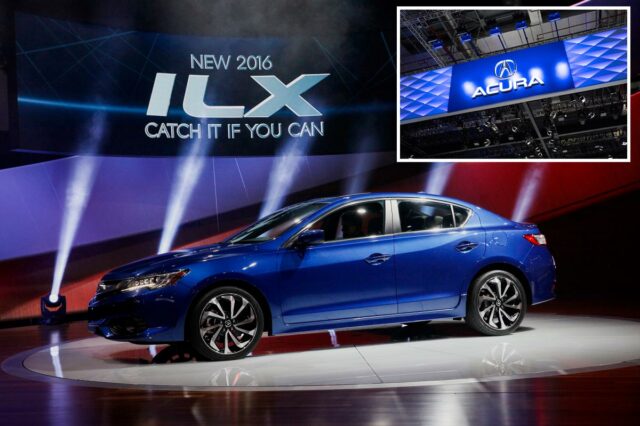 Honda faz recall de mais de 70 mil veículos nos Sedan 2016 Acura ILX azul em exibição em um salão do automóvel.