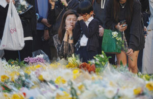 Hong Kong diz que redes deficientes espalharam incêndio mortal em Wang Fuk Hong Kong diz que redes deficientes espalharam incêndio mortal em Wang Fuk