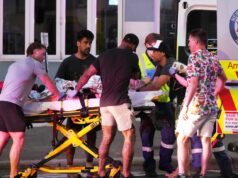 Hospitais de Sydney cuidam de pelo menos 40 pacientes após tiroteio em massa em Bondi Beach Hospitais de Sydney cuidam de pelo menos 40 pacientes após tiroteio em massa em Bondi Beach