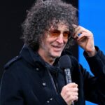 Howard Stern diz que renovou o acordo com a SiriusXM por mais três anos