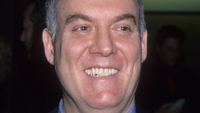 Howie Klein, principal executivo da Sire and Reprise Records, DJ e ativista político, morre aos 77 anos
