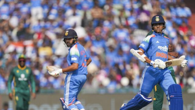 IND vs SA, 2º ODI: Rohit Sharma cai cedo, marca apenas 14 corridas
