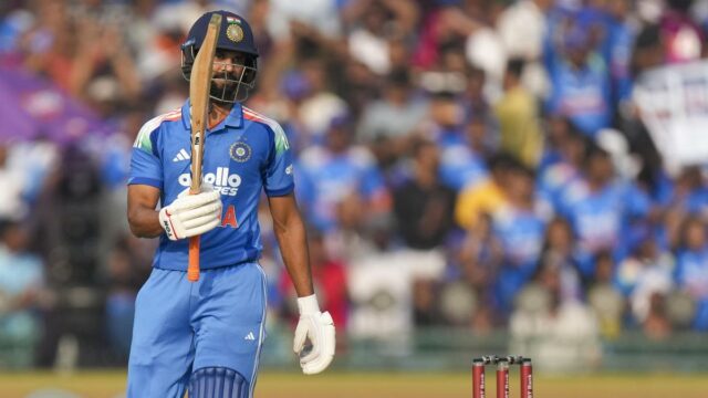 IND vs SA: Mouture Gaikad bate em Dede
