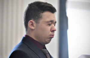 ‘Idiota’ Kyle Rittenhouse rasgado como uma piada pelo xerife da Flórida: ‘Estou tão enojado’ Yahoo news home