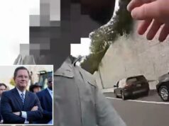 Imagens aquecidas da câmera corporal mostram um policial empurrando um policial estadual escoltando o presidente da Câmara do Tennessee Imagens aquecidas da câmera corporal mostram um policial empurrando um policial estadual escoltando o presidente da Câmara do Tennessee