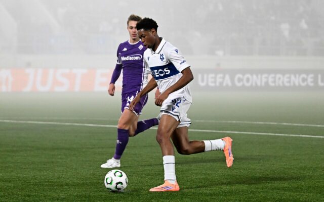 Criativos Talking Points mostrando as localizações do Manchester United, Lausanne Sport e OGC Nice, de propriedade da Ineos