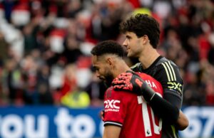 ‘Impressionado’… Tom Heaton diz que Senne Lammens fez ‘algo diferente’ em comparação com as outras três contratações do Man Utd Senne Lammens salva gráfico