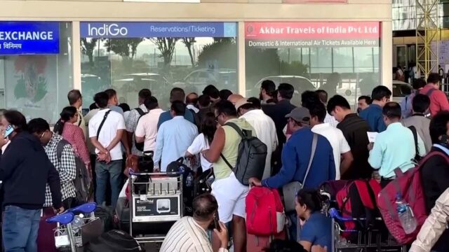 Índia limita tarifas aéreas enquanto crise do IndiGo deixa centenas de pessoas presas
