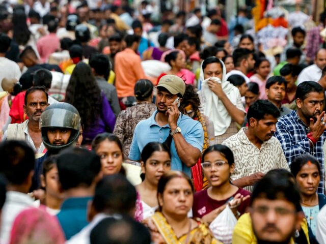 Índia ordena que fabricantes de telefones pré-instalem aplicativo estatal de segurança na web: relatório
