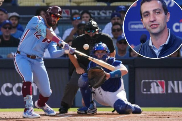 Kyle Schwarber, do Philadelphia Phillies, faz uma dobradinha contra o Los Angeles Dodgers.