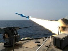 Irã dispara mísseis balísticos e de cruzeiro contra alvos simulados perto do Golfo Pérsico Irã dispara mísseis balísticos e de cruzeiro contra alvos simulados perto do Golfo Pérsico