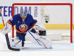 Islanders otimistas que Ilya Sorokin retornará ‘em breve’, apesar de ter perdido o confronto com o Rangers O goleiro do New York Islanders, Ilya Sorokin (30), faz uma parada durante o primeiro período, quando o New York Islanders jogou na terça-feira, 9 de dezembro de 2025, na UBS Arena em Elmont, NY.