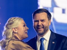 JD Vance é agora o herdeiro indiscutível do trono MAGA – mas a que preço? JD Vance, então candidato ao Senado, fala ao lado de Donald Trump em um comício em 2022.