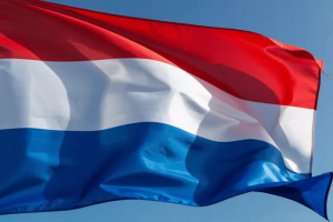 JOI Gaming multou enormes € 400.000 por Ksa por ‘violar Uma fotografia em close da bandeira da Holanda tremulando. JOI Gaming multou enormes € 400.000 por Ksa por ‘violar a proibição de modelo’