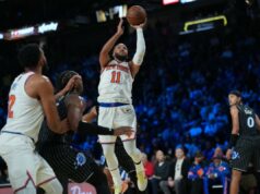 Jalen Brunson criando mais fiéis ao conquistar uma vitória do primeiro troféu da NBA Jalen Brunson criando mais fiéis ao conquistar uma vitória do primeiro troféu da NBA