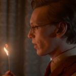 Jamie Campbell Bower diz que o Sr. WhatsIt em 'Stranger Things 5 ​​′ é inspirado em Jim Jones: 'Tinha que haver aquele nível de líder de culto sobre ele'