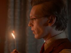 Jamie Campbell Bower diz que o Sr. WhatsIt em ‘Stranger Things 5 ′ é inspirado em Jim Jones: ‘Tinha que haver aquele nível de líder de culto sobre ele’ Jamie Campbell Bower diz que o Sr. WhatsIt em 'Stranger Things 5 ′ é inspirado em Jim Jones: 'Tinha que haver aquele nível de líder de culto sobre ele'