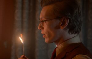 Jamie Campbell Bower diz que o Sr. WhatsIt em ‘Stranger Things 5 ′ é inspirado em Jim Jones: ‘Tinha que haver aquele nível de líder de culto sobre ele’ Jamie Campbell Bower diz que o Sr. WhatsIt em 'Stranger Things 5 ′ é inspirado em Jim Jones: 'Tinha que haver aquele nível de líder de culto sobre ele'