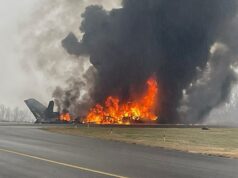 Jato particular de propriedade de motorista da NASCAR cai perto da pista da Carolina do Norte, provocando uma enorme bola de fogo e vários mortos O avião caiu no Aeroporto Regional de Statesville na manhã de quinta-feira