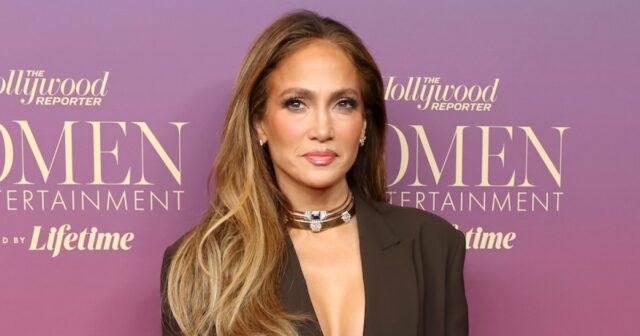 Jennifer Lopez brinca sobre casamentos anteriores na primeira noite da residência em Las Vegas
