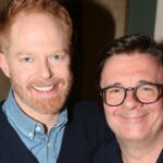 Jesse Tyler Ferguson relembra troca mortificante com Nathan Lane após a morte de Robin Williams: 'Você o conhecia?'
