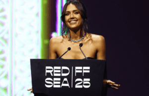 Jessica Alba relembra cena ‘humilhante’ de nudez do ‘Quarteto Fantástico’ e fala sobre nova ‘comédia dramática de assalto à família’ com Robert Rodríguez Jessica Alba relembra cena 'humilhante' de nudez do 'Quarteto Fantástico' e fala sobre nova 'comédia dramática de assalto à família' com Robert Rodríguez