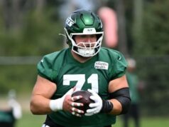 Jets estendem o pivô Josh Myers para solidificar a linha ofensiva para a próxima temporada O pivô dos Jets, Josh Myers (71), praticando.
