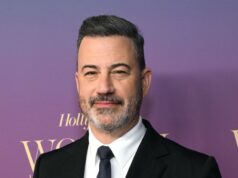 Jimmy Kimmel desafia Trump para competição de talentos e reage para mostrar renovação Jimmy Kimmel responde à ameaça ABC de Trump: 'Não gosto de valentões'