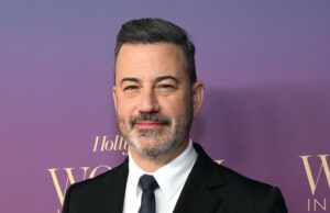 Jimmy Kimmel desafia Trump para competição de talentos e reage para mostrar renovação Jimmy Kimmel responde à ameaça ABC de Trump: 'Não gosto de valentões'