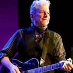 Joe Ely, herói do country-rock do Texas que aumentou sua base de fãs em turnê com o Clash, morre aos 78 anos