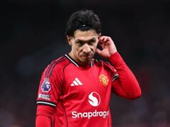 ‘Jogador específico’… Ruben Amorim destaca Lisandro Martinez e craque do Man Utd que correu ‘mais risco’ contra o Newcastle Lisandro Martinez e Matheus Cunha durante a partida da Premier League entre Manchester United e Newcastle United em Old Trafford em 2025 em Manchester, Inglaterra.