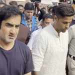 Jogadores de críquete da equipe da Índia e treinador principal visitam o Templo Shri Jagannath em Odisha