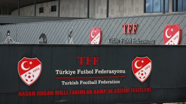 Jogadores de futebol da Turquia e presidentes de clubes presos como parte de investigação sobre escândalo de apostas
