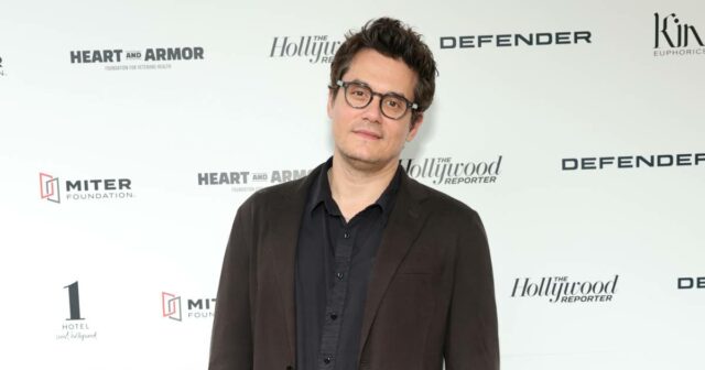 John Mayer lamenta a morte de Dog Moose após 14 Cronograma do relacionamento de Taylor Swift e John Mayer: de colaborações a hinos de separação